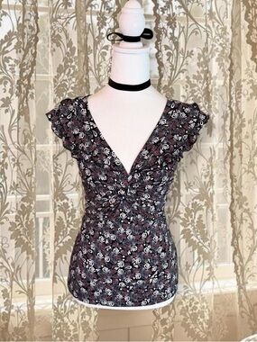 Vintage Y2K Whimsygoth Fairycore Black and Red Paisley Ruffled Top